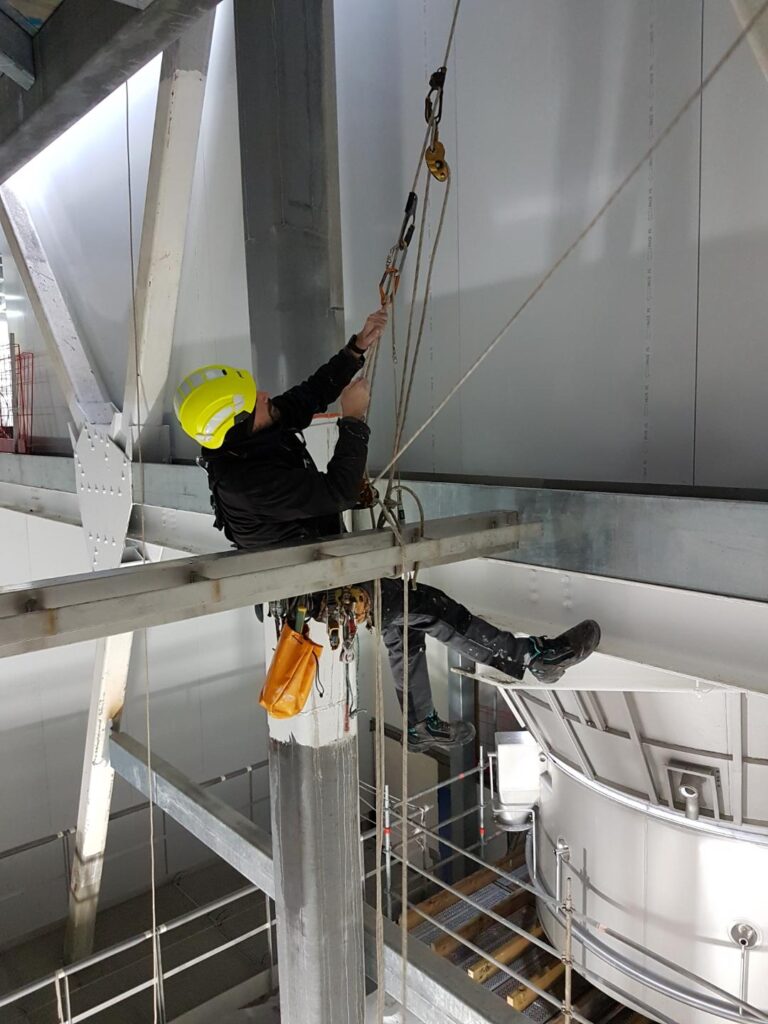 Levage delement de charpente Plouvien - Brest Quimper